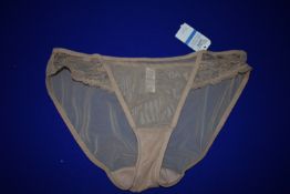 *Wacoal Luxe Briefs Size: 16-18 RRP £28