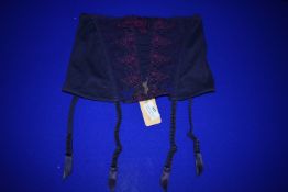 *Lise Charmel Intrigue AV Suspender Belt Size: M RRP £95