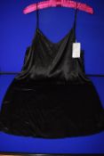 *Feraud of Paris Black Satin Night Dress Size: 20 RRP £