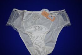 *Lise Charmel Emotion Beaute Full Panty Size: XL RRP £89