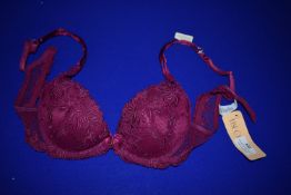 *Lise Charmel Plaisir Guipure Padded Bra Size: 32B RRP £
