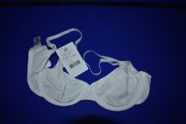 *Hanro of Switzerland Cotton Sensation White Bra Size: 32C RRP £