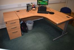 *Light Beech Effect & Silver L-Shape Desk with Matching Standalone Drawer Unit