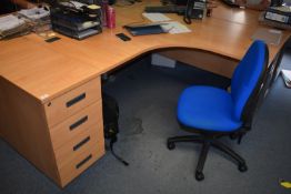 *Light Beech Effect & Silver L-Shape Desk with Matching Standalone Four Drawer Unit, and Gas-Lift