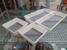 * 4 x plastic trays