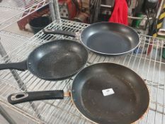 * 3 x frying pans