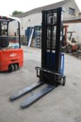 *Solid Hub Electric Pallet Stacker Model CBS10J