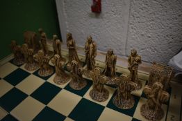 *Dracula vs Van Helsing Chess Set