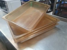 * 4 x 1/1 heat resistant gastros