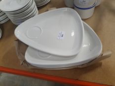 * 8 x triangle snack plates