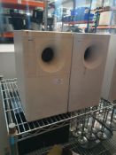 * 2 x Bose speakers