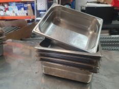 * 6 x 1/2 gastronomes