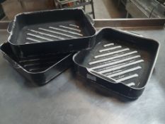 * 3 x roasting tins