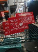 * 3 x cleaning hook on signs