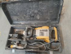 * 110v Dewalt breaakeer D25902