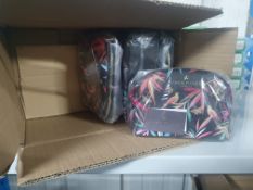 * 4 x Sara Miller small make-up bags (RRP£24 each)