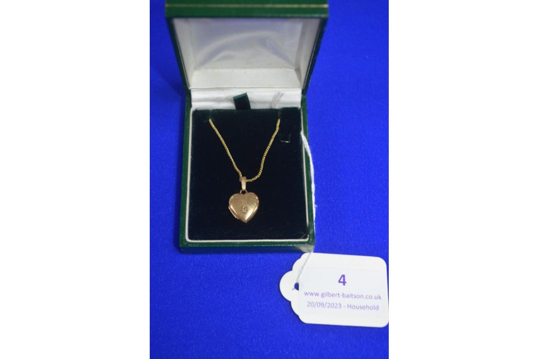 9ct Gold Heart Locket and Chain ~2.79g