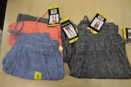 *4x Women’s Shorts Size: S