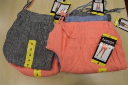 *4x Women’s Shorts Size: S