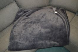 *Monte & Jardin Fleece Throw