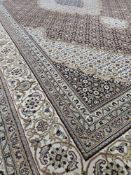 * Mahi - 100% new wool, made in India - 2.02m x 3.06m