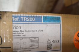 *Two Clear Water Stainless Steel Bowl & Drainer