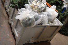 *Quantity of Christmas Garlands