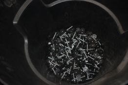 *Tub of Adjustable Feet