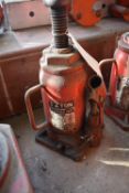 *12-ton Bottle Jack (no handle)