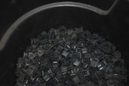 *Tub of Square Plastic Push-In Ends 22mm