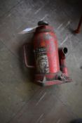*12-ton Bottle Jack (no handle)
