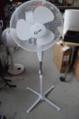 *Q-Connect Pedestal Fan