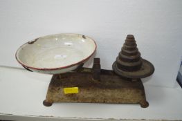 Vintage Kitchen Scales