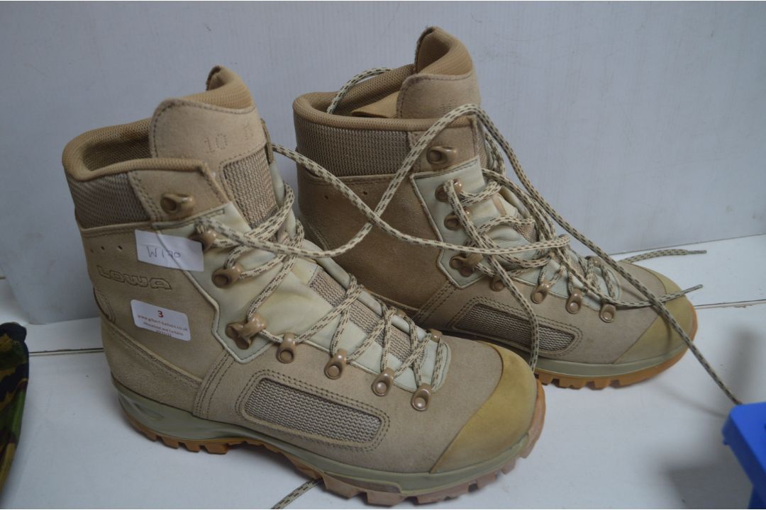Lowa Military Boots Size: 10 - Image 1 of 3
