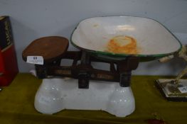 Vintage Avery Enamel Kitchen Scales