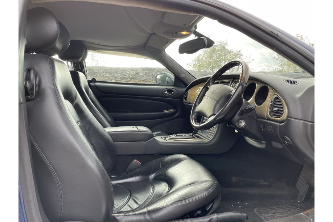 2002 Jaguar XK8 Coupe Reg. no. LG02 HDF Chassis no. SAJAC41M12NA29165 - Image 10 of 11
