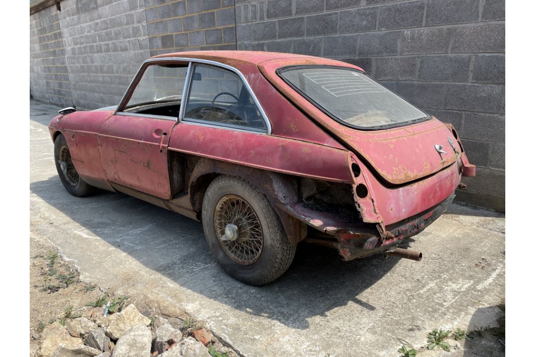 1966 MGB GT Coupe Reg. no. LLB611D Chassis no. GHD3/74435 Engine no. 18GBRUN29839 - Image 3 of 12