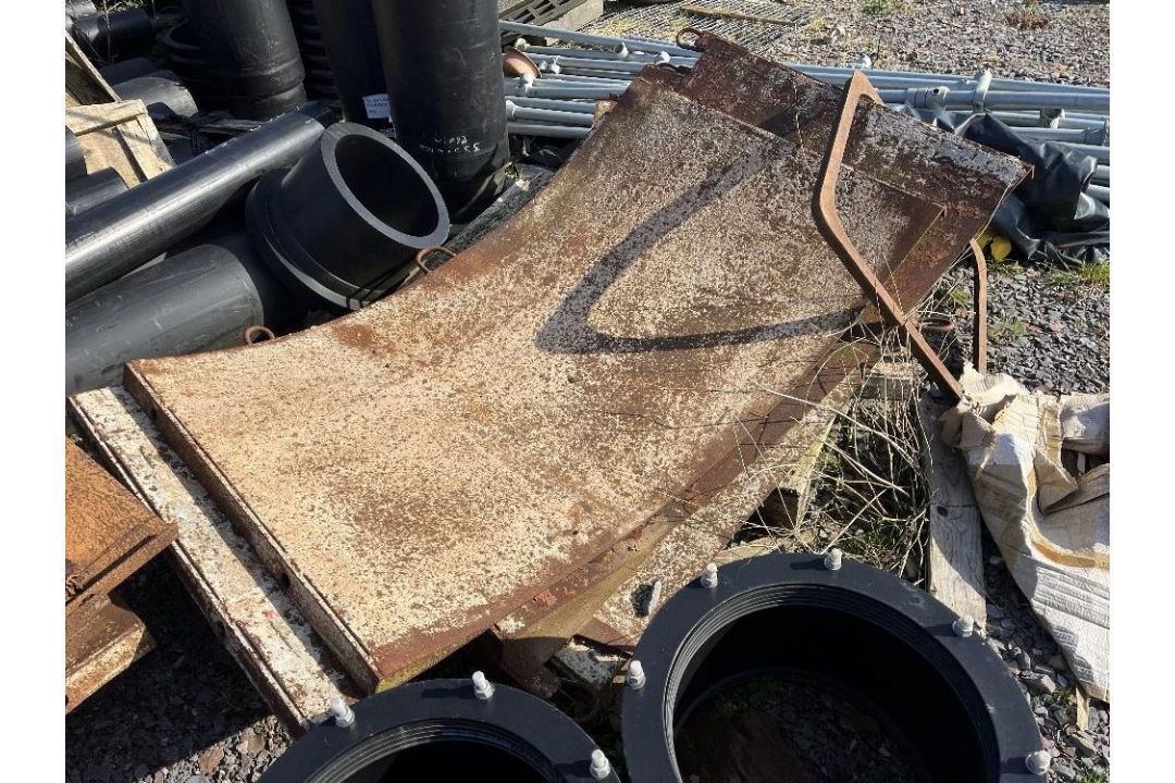 Quantity of Concrete Surrounds - Image 2 of 5