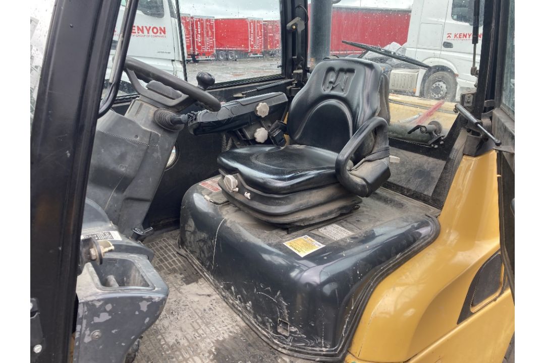 Caterpillar DP50N 5 Tonne forklift truck - Image 5 of 6