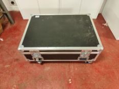 Flight case on wheels measuring approximately 103cm x 73cm x 33cm