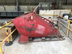 Steel 2,600kg fork fitting concrete hopper