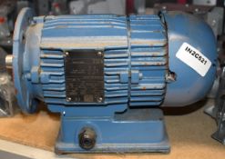 1 x Weg 230v Electric Motor - Type: HC5929