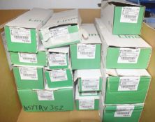Approx 500 x Schneider Electric Screw Terminals Fuse / Feedthrough - Unused Boxed Stock
