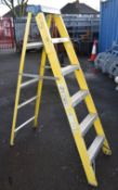 1 x Fibreglass Site Ladder With 5 Treads - Suitable For Working Around Thermal or Electrical Dangers