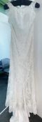 1 x LUSAN MANDONGUS 'Lorelle' Fishtale Designer Wedding Dress Bridal Gown, With Chantilly Lace