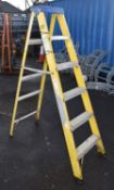 1 x Fibreglass Site Ladder With 5 Treads - Suitable For Working Around Thermal or Electrical Dangers