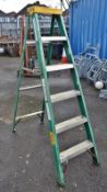 1 x Fibreglass Site Ladder With 5 Treads - Suitable For Working Around Thermal or Electrical Dangers