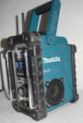 1 x MAKITA DMR104 Job Site Radio Stereo with DAB and FM - Original RRP £89.00 - Ref: DS7502 ALT -
