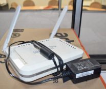 1 x Sonicwall TZ205 Wireless-N Unified Threat Management Firewall - Ref: C253 - CL816 - Location: Bi