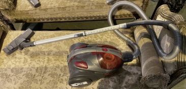 1 x Hoover Whirlwind Bagless Cylinder Vacuum Cleaner, Se71Wr01, Lightweight, Compact